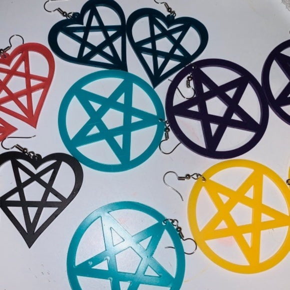 4/10$ NEW Pentagram Earrings (Teal) - Picture 3 of 8